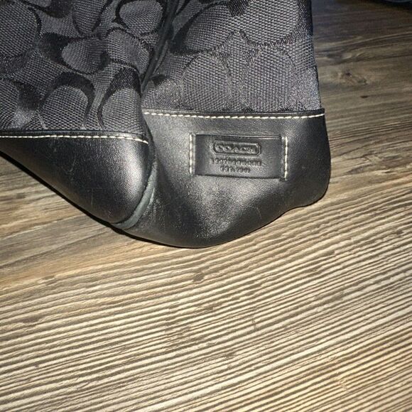 Coach Signature Zip Tote Bag - Black. # J1J-6088. - Picture 4 of 14